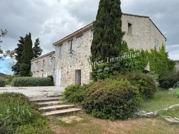 Bastide Hôtel et terrain
