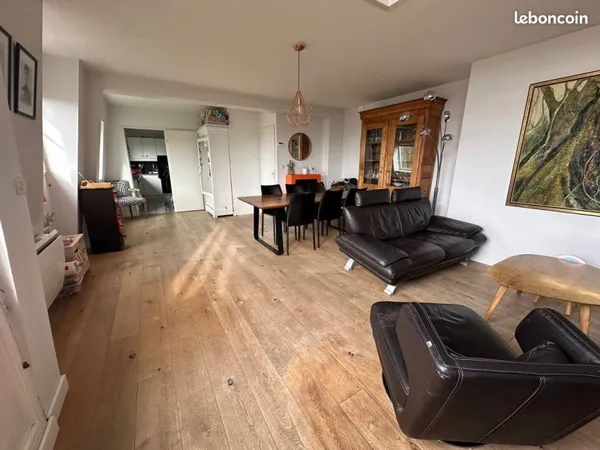 Duplex 3 chambres - dernier étage - charme et luminosité