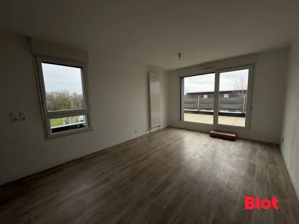A LOUER - T3 AVEC TERRASSE - PLESCOP
