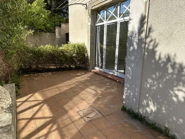 CARCASSONNE - RDC - T3 BIS - TERRASSE - PARKING
