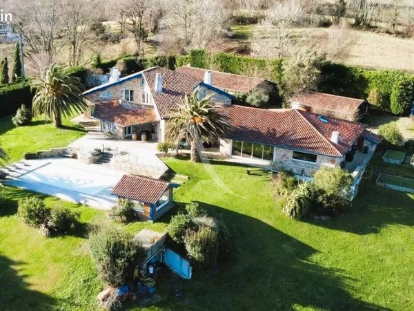 Propriété 9 pièces 350 m²