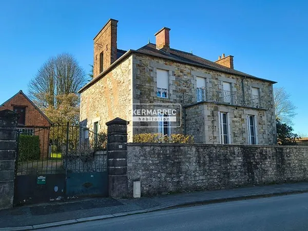 Maison de Maitre Saint Aubin D Aubigne - Charme, volumes et potentiel exceptionnel