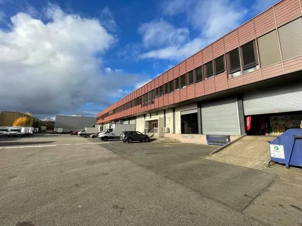 Entrepôt 1351 m²