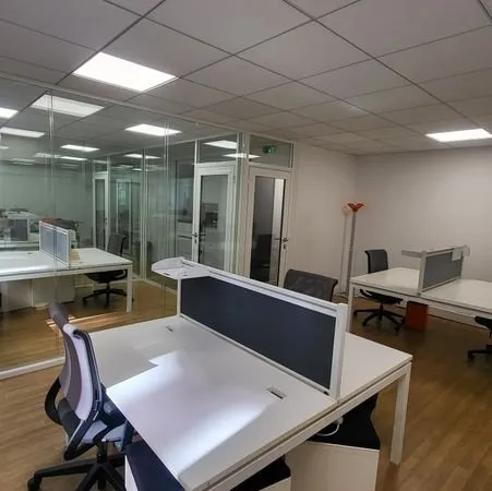 Bureau fermé 4-6 places Levallois Louise Michel