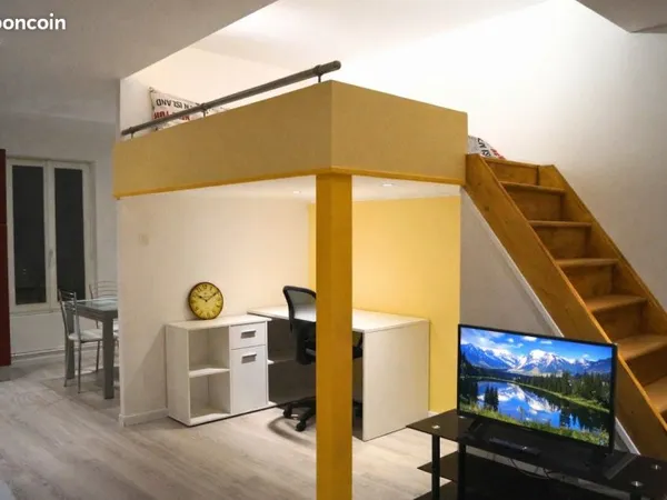Studio 34 m2 loué TOUTES CHARGES COMPRISES (elec, eau, chauffage)