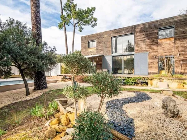 Maison 4 pièces 136 m²