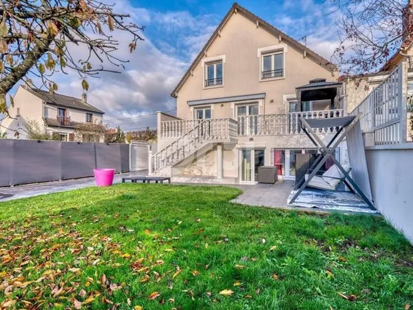 Maison 6 pièces 220 m²