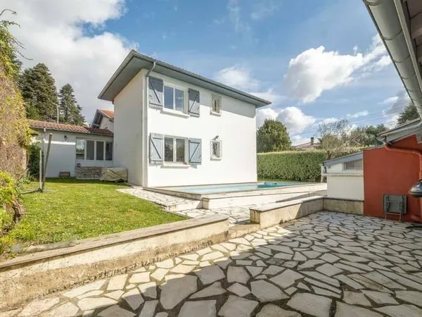 Villa 6 pièces 170 m²