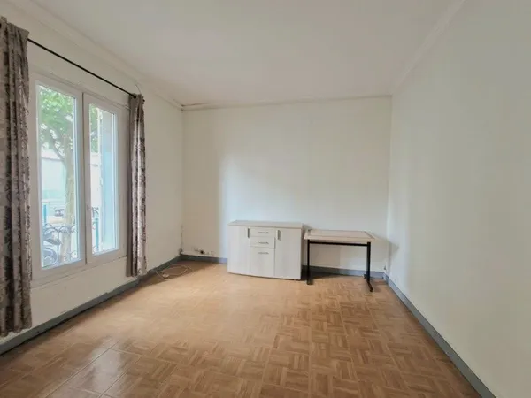 Drancy quartier LA MUETTE - 2 pièces de 34,45m² situé au rez de chaussée. Professions libérales acce