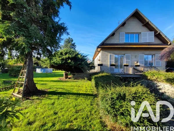 Maison 8 pièces 242 m²