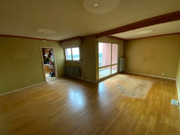 CENTRE VILLE - APPARTEMENT F4 AVEC GARAGE