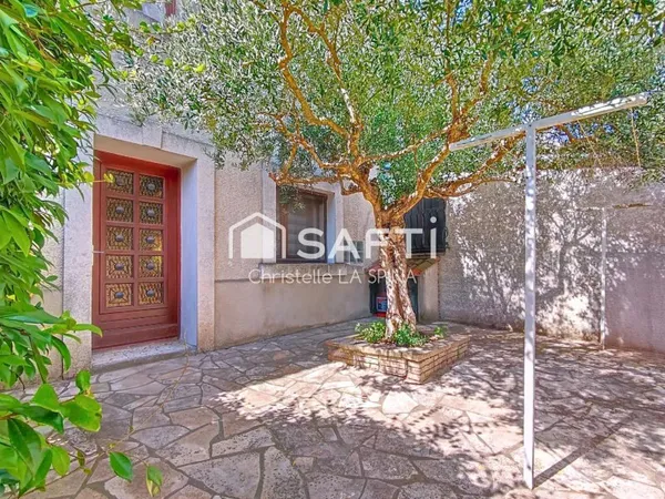 Maison de caractère avec jardin et garage, à quelques pas du centre historique d'Arles