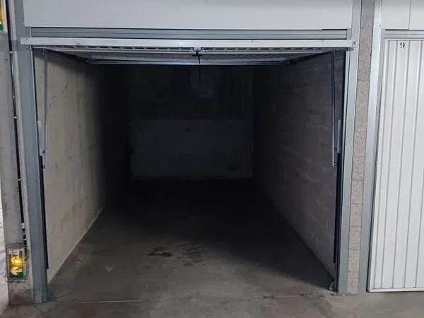 Parking/box 10 m² ST OUEN