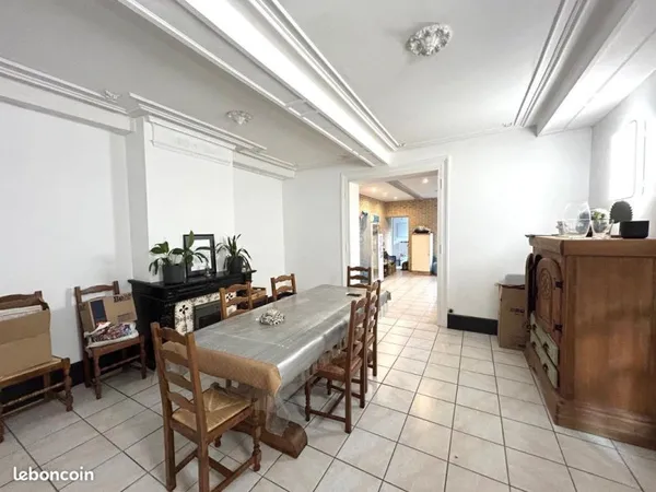 Maison 7 pièces 230 m²