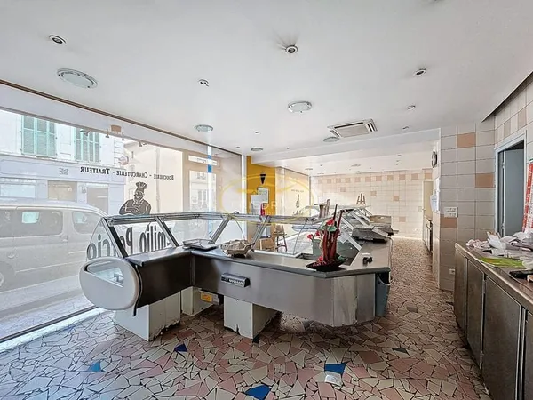 Local commercial 130 m²