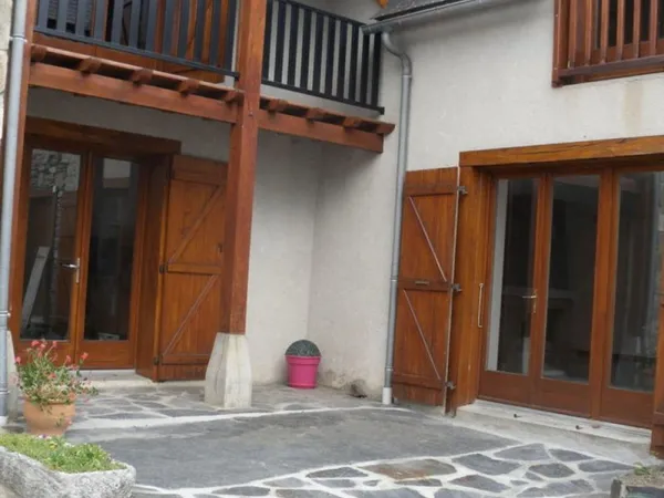 A L ANNEE MAISON PROCHE DE ST LARY SOULAN 65170