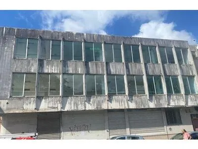 A VENDRE , FORT DE FRANCE, hyper centre ville batiment R+2