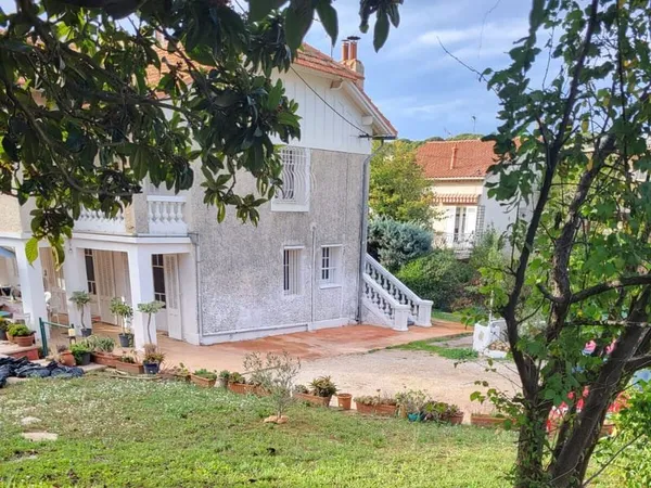 SANARY SUR MER PORTISSOL - Maison ancienne avec piscine