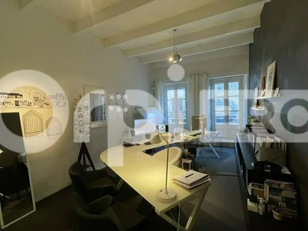 Bureaux 61 m²