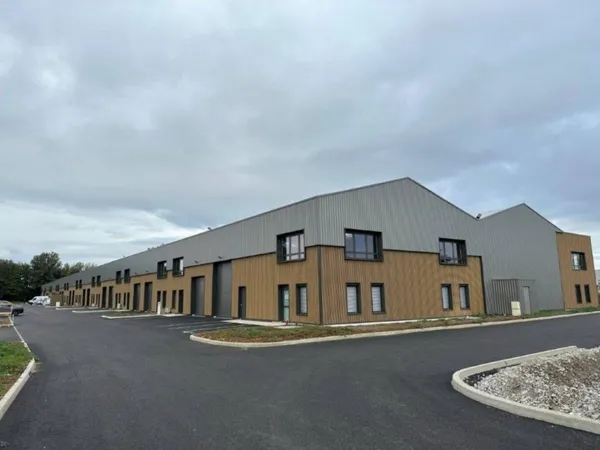 Local d'activité 412 m²