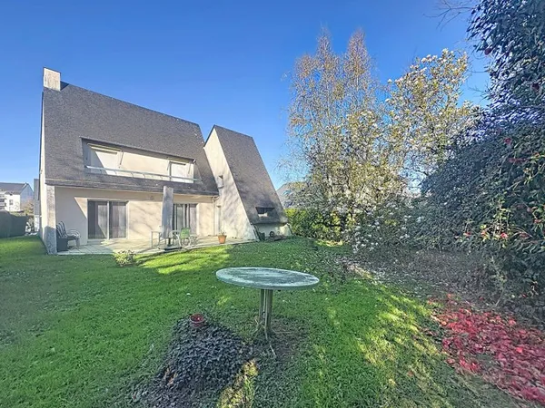 Maison familiale de 5 pièces à vendre à La Chapelle-sur-Erdre - Rare sur le marché !