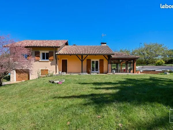 Villa 4 pièces 146 m²