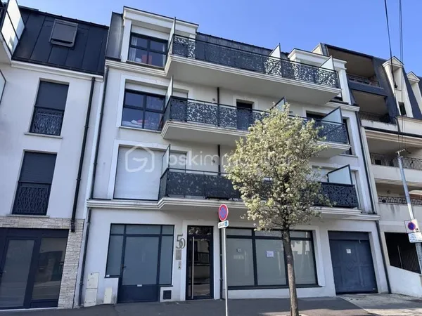 APPARTEMENT LUMINEUX 3 PIÈCES AVEC 2 BALCONS - CENTRE-VILLE