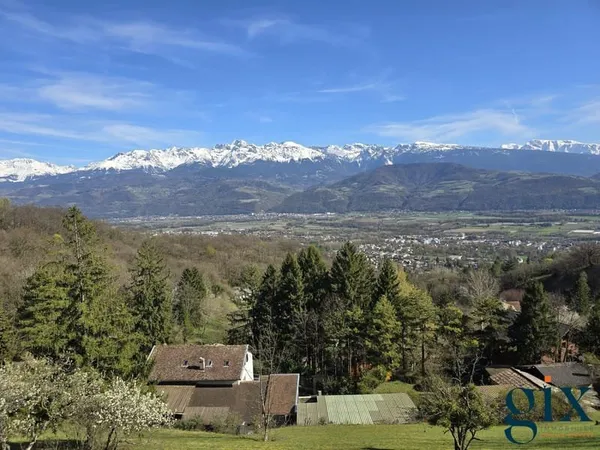 Maison Corenc cadre de vie exceptionnel