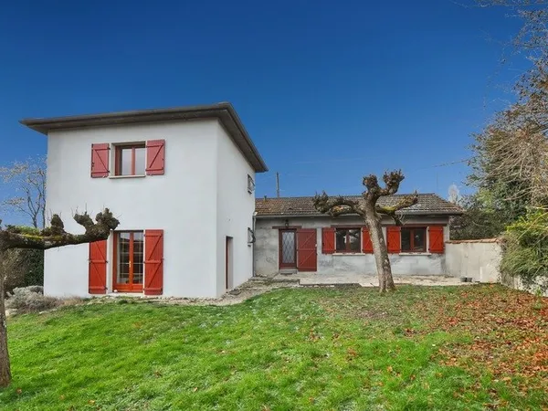 Maison 6 pièces - 3 ou 4 chambres - 107 m² - garage
