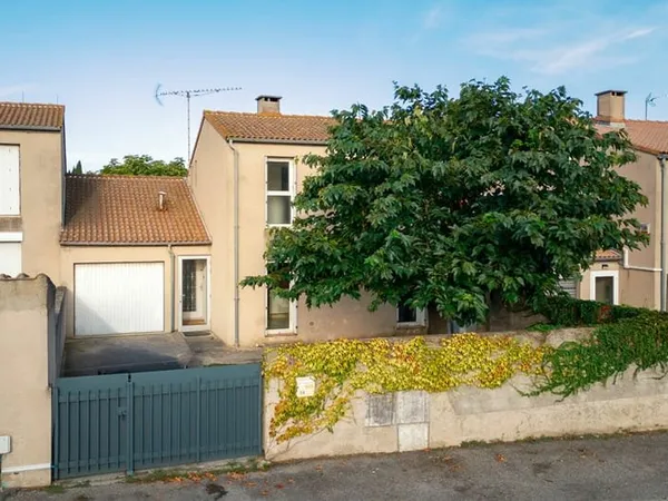 CARCASSONNE - SAINT GEORGES - Maison T5 125m² (98m² hab.) avec jardin clos et garage