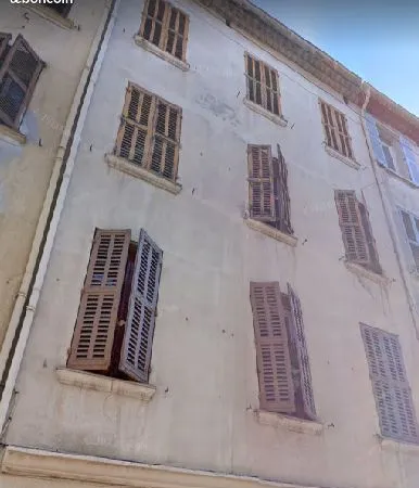 Appartement de type F2 proche arsenal