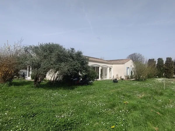 MAISON CONTEMPORAINE 4 CHAMBRES - 6 kms de JONZAC