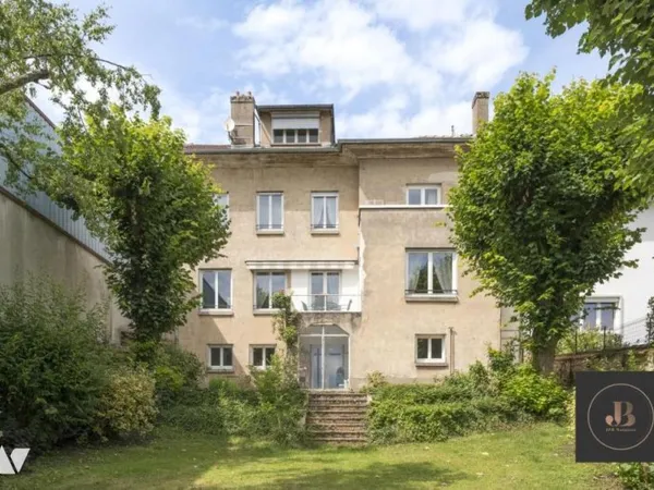 Maison 11 pièces 325 m²