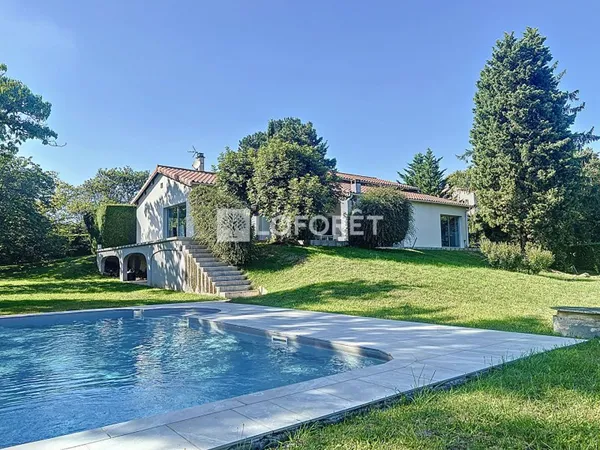 Maison 7 pièces 264 m²