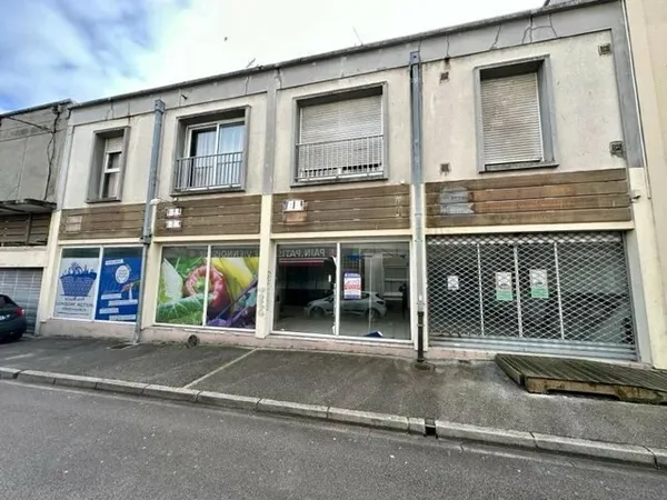 Murs commerciaux d'une superficie de 250 m2
