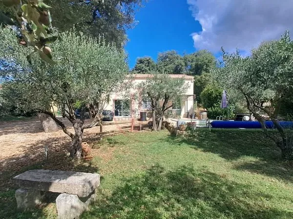 MAISON RECENTE 6 PIECES AVEC PISCINE