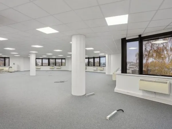 Bureaux 176 m²