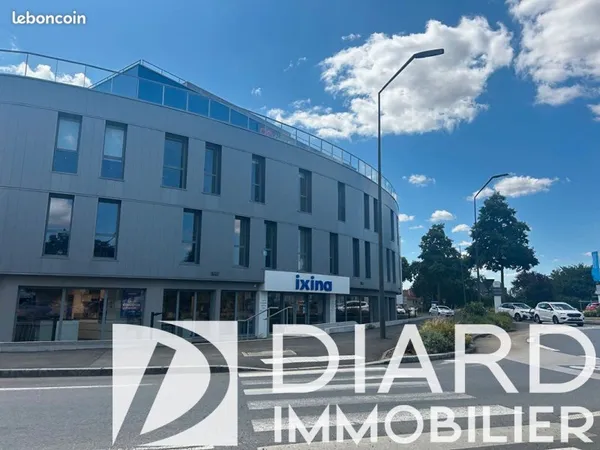 Local commercial 15 m² VITRE