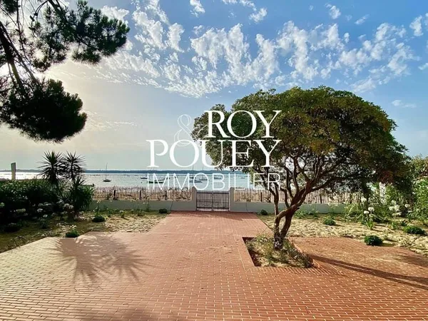 Villa 9 pièces 220 m²