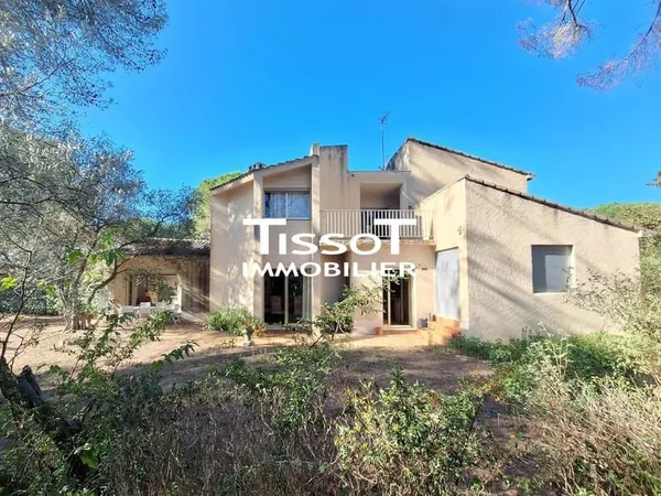 Maison d'architecte avec potentiel de division parcellaire à