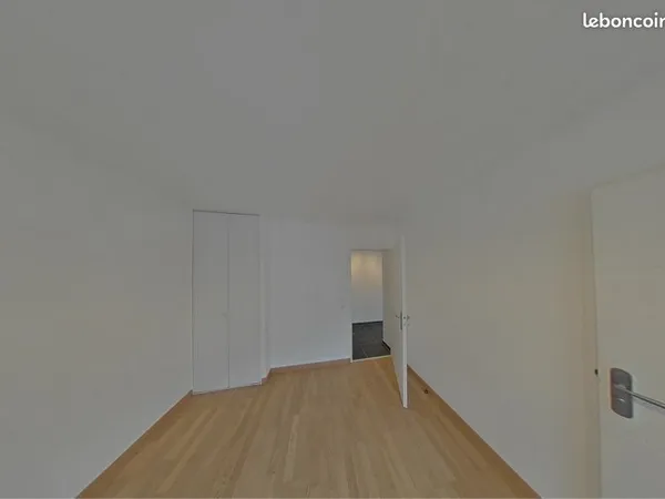 Grand T2 de 42m2 semi meublé + grand balcon à 5 min douane suisse 🇨🇭