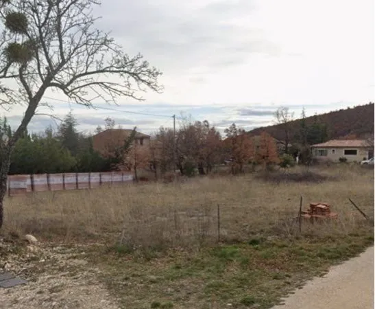 Terrain constructible de 2000 m² à Banon (04150) - Cadre calme et ensoleillé