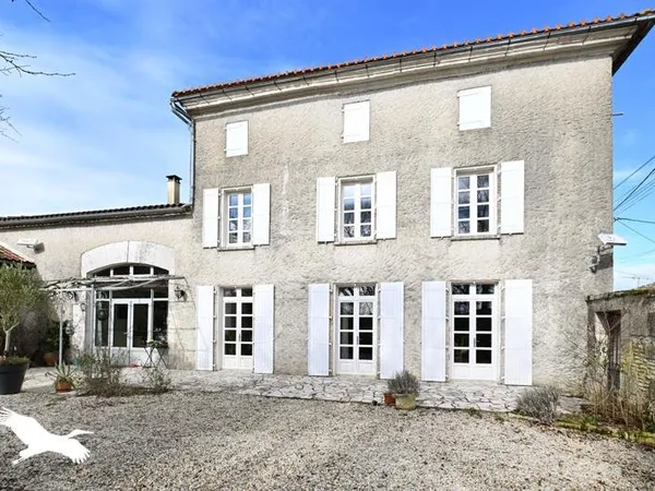Maison en pierre de 7 pièces principales