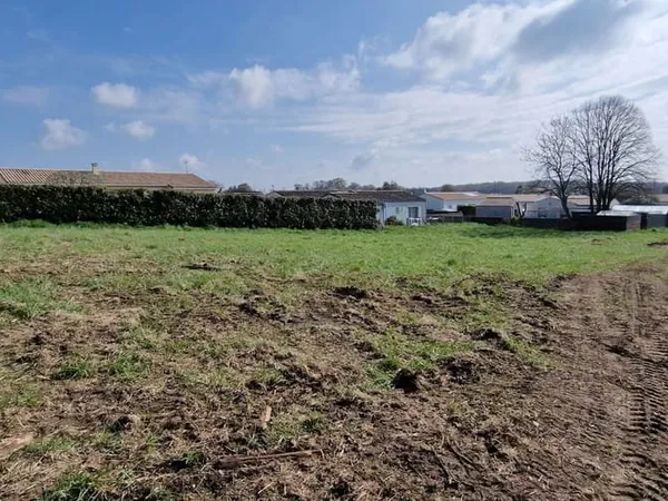 Terrain 686 m²