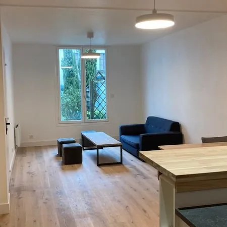 Loue T1 meublé 45 m2 - Port de Vannes