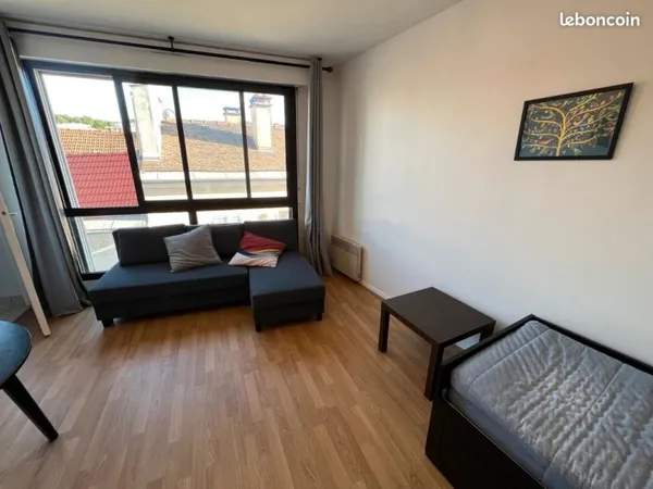Studio meublée au centre ville sèvres