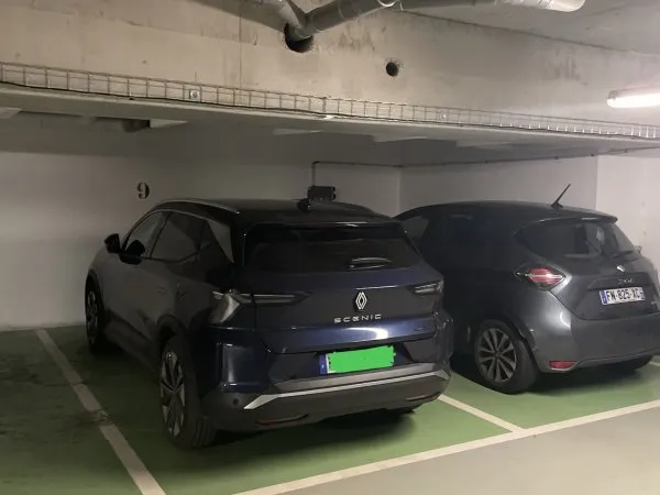 Loue parking - 15m²