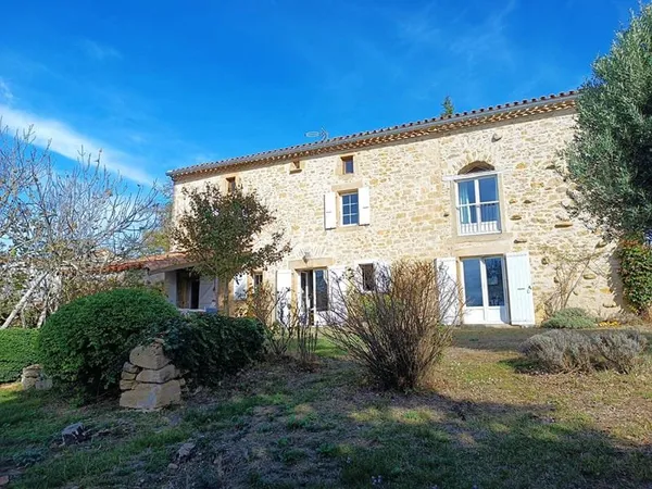 Maison de campagne 197.40 m2