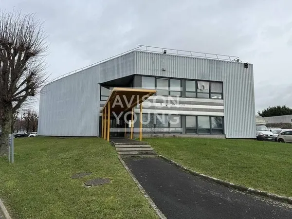 Local d'activité 1040 m²
