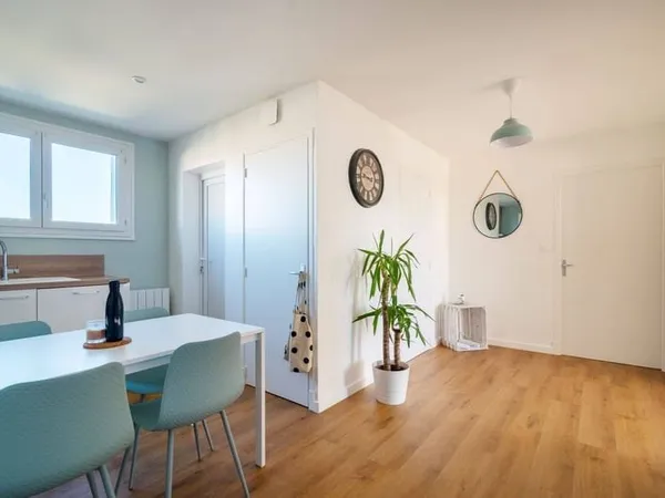 Appartement 4 pièces 13 m²